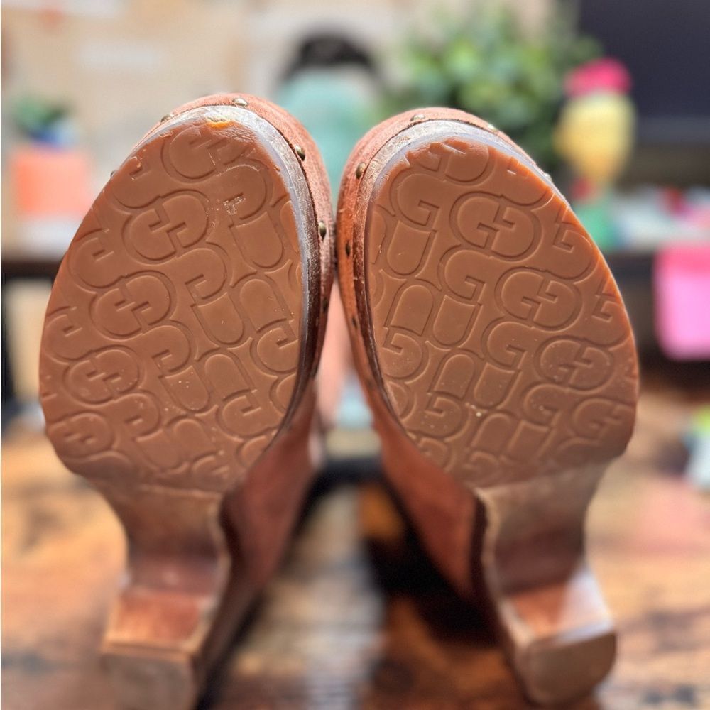 UGG Lynnea Size 9 Shearling Studded Brown Leather Heel Boots - Picture 6 of 10